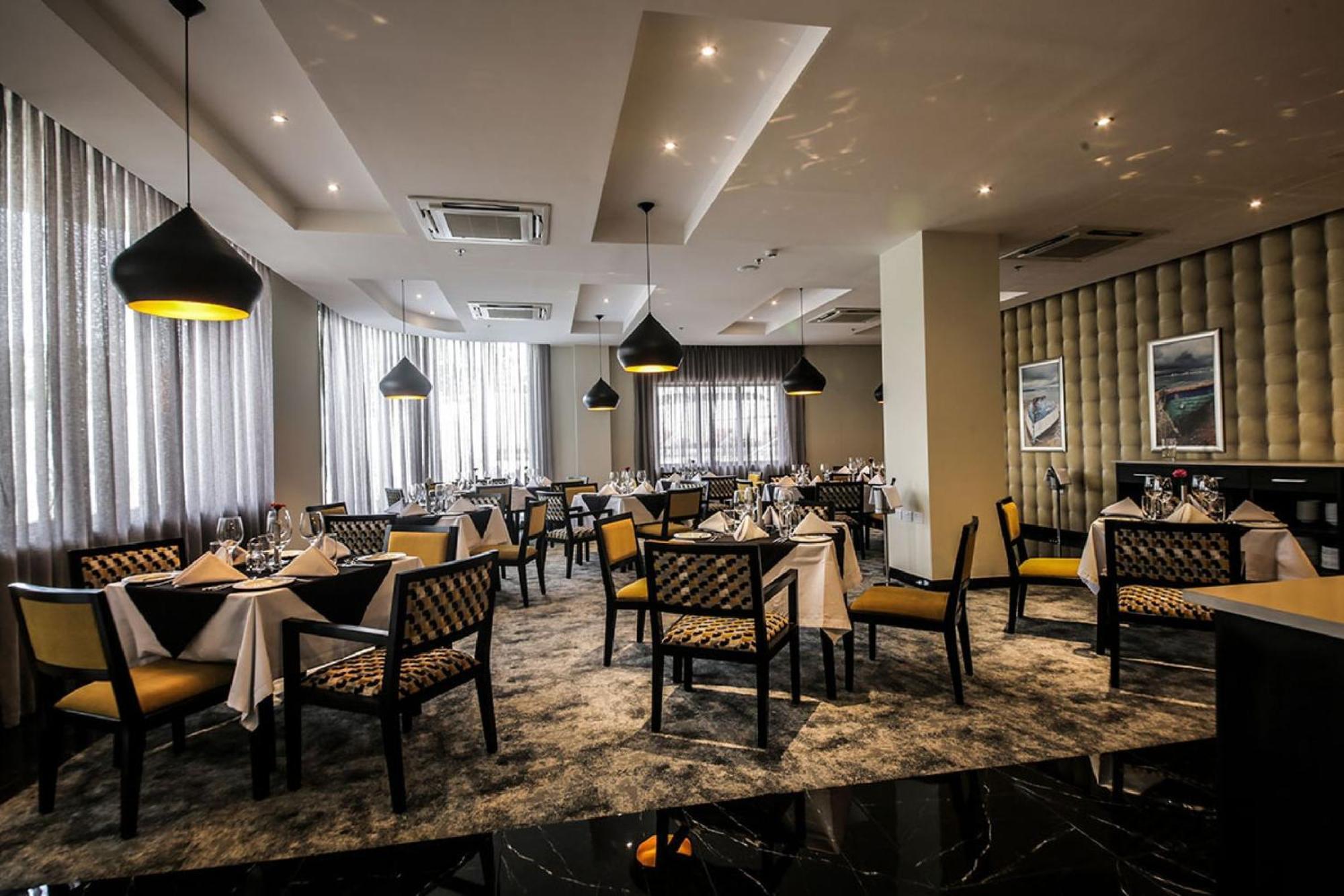Room In Lodge - The Providence Hotel By Mantis Ikeja Exteriör bild