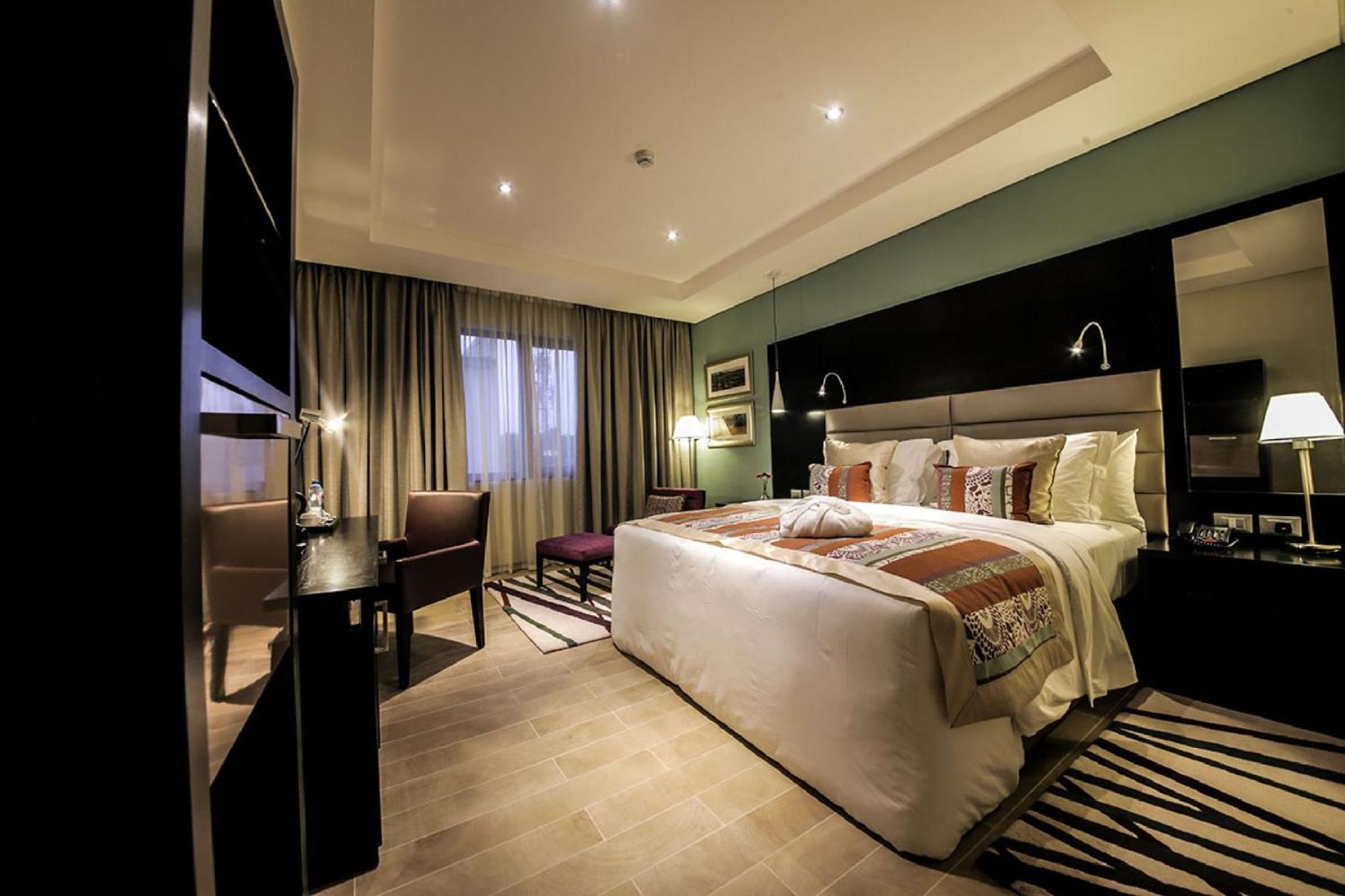 Room In Lodge - The Providence Hotel By Mantis Ikeja Exteriör bild